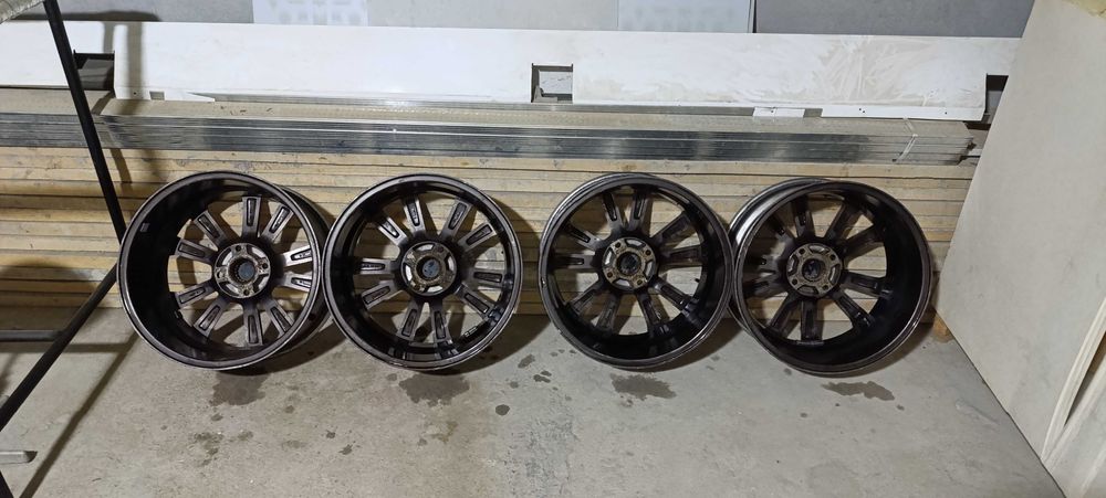 Сака деска балони билан сотилади