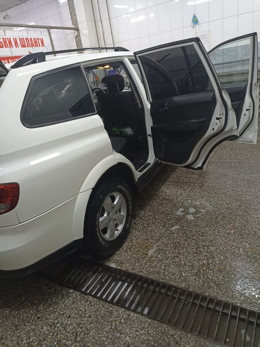 Продам саньонг кайрон корейский автомобиль