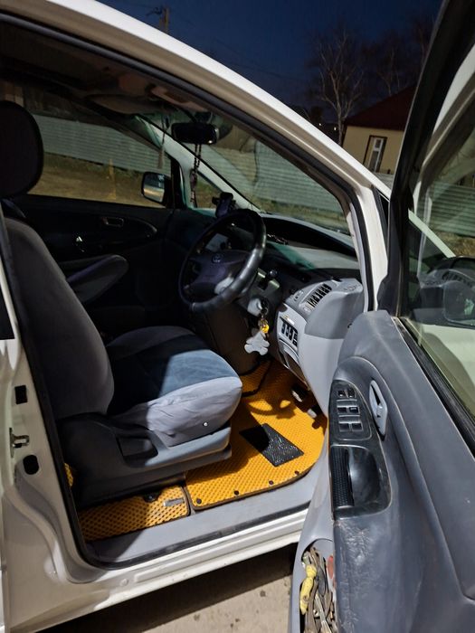 Продам хорошая семейную машину