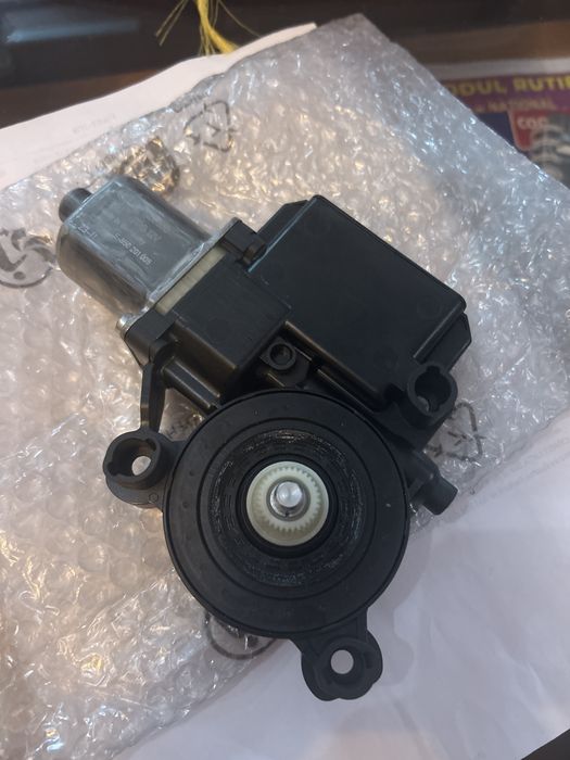 VW Polo Motoras macara geam portiera dreapta fata