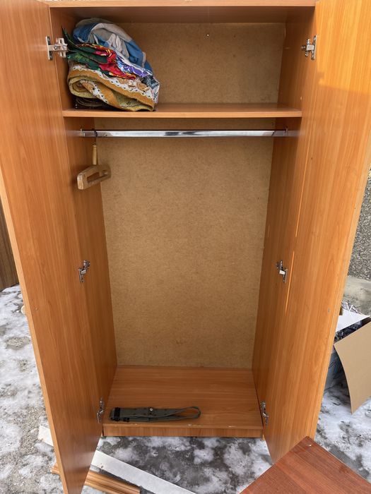 Продам шкаф для вешалки одежды