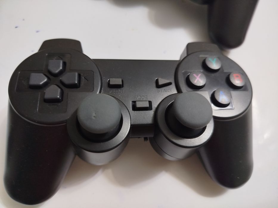 Игровая консоль .