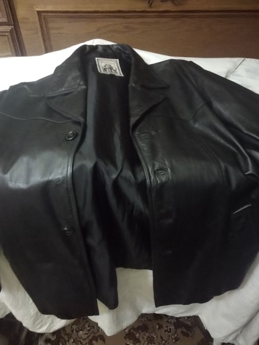 Кожаная куртка с Кореи,чистая кожа!