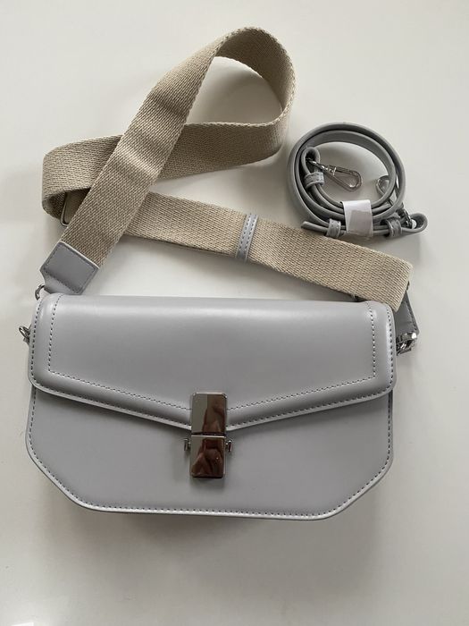 Нова дамска чанта Reserved