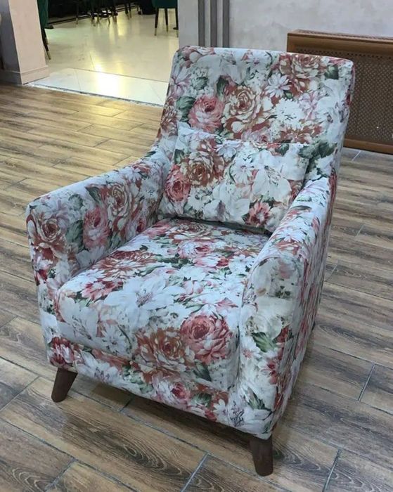 Продам кресла для кафе