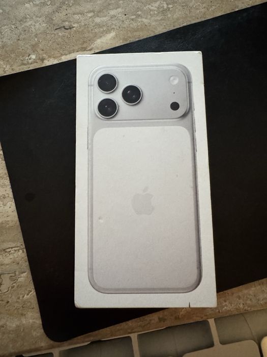 Vand Iphone 17 Pro Max Silver 512 Gb !!!