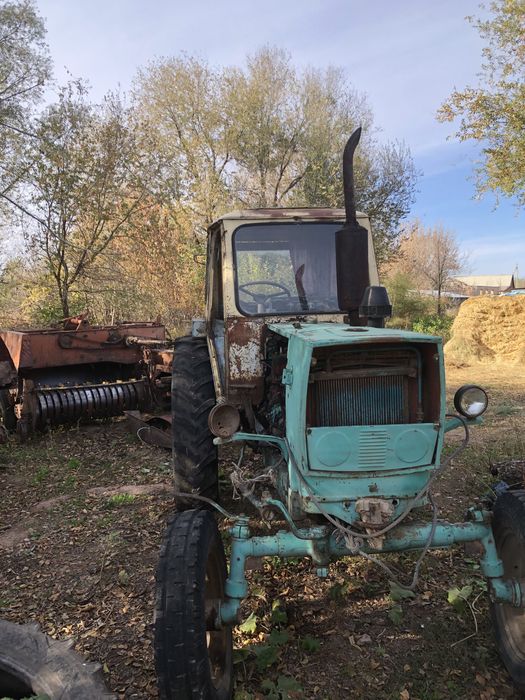 Трактор и 2х пресс