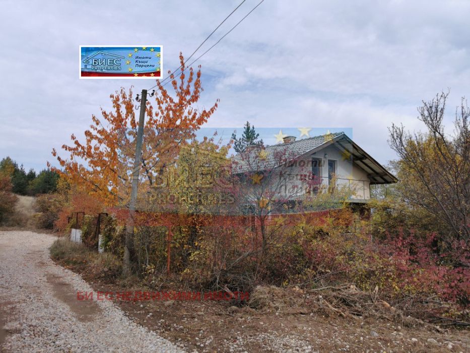 Къща в с. Гълъбовци 105 м² и двор 600m²