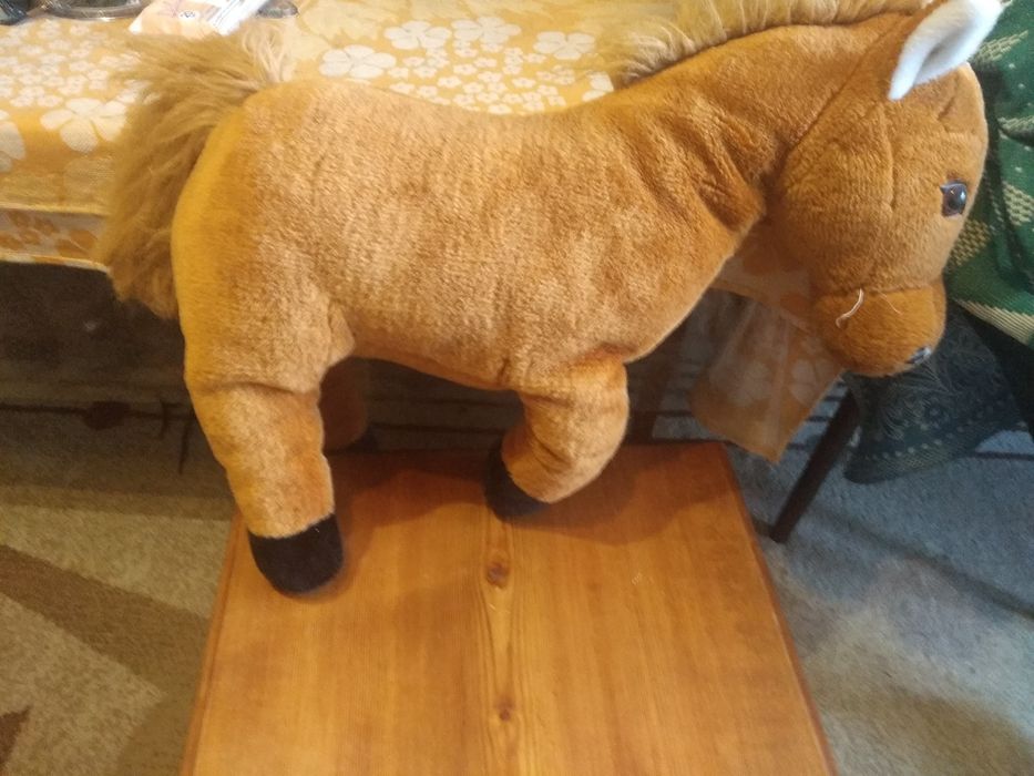 Детская игрушка пони