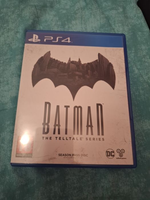 Ps4 slim+doua jocuri, 500gb, cablu HDMI, alimentare si USB. Fara controller.