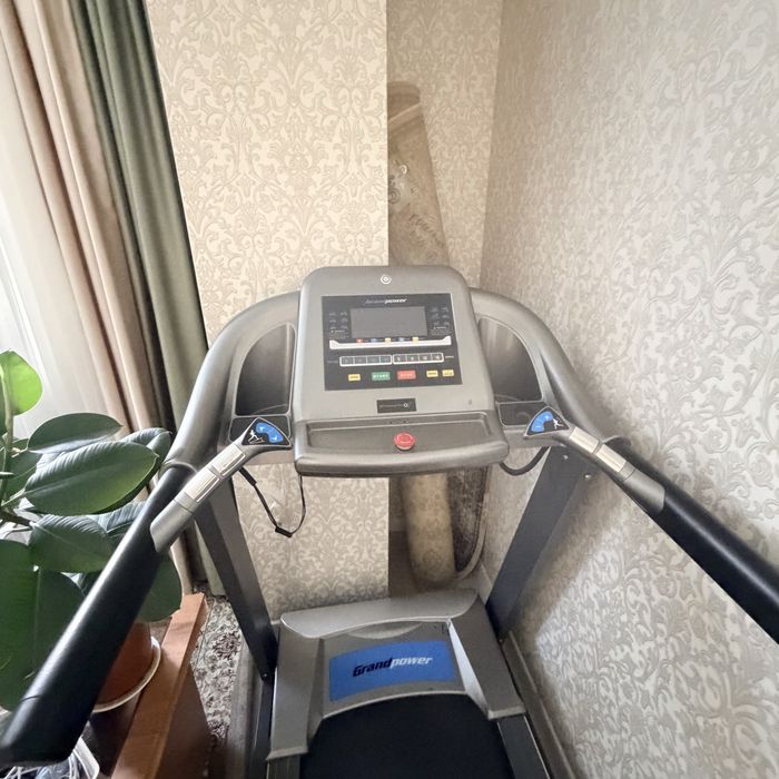 Продам беговую дорожку