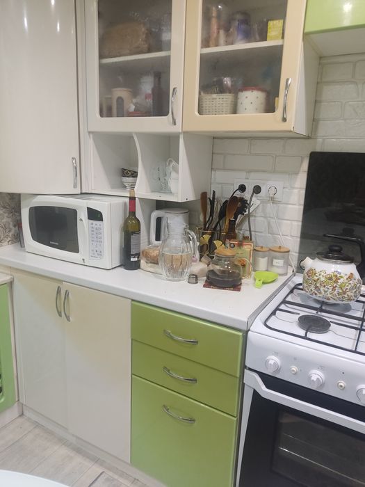 Продам КУХНЮ по частям!