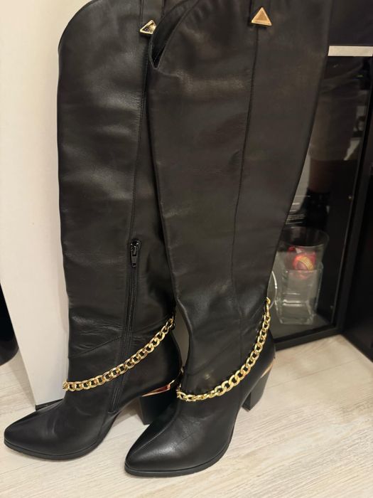 Alessa Charlotte Ботуши с подвижен синджир