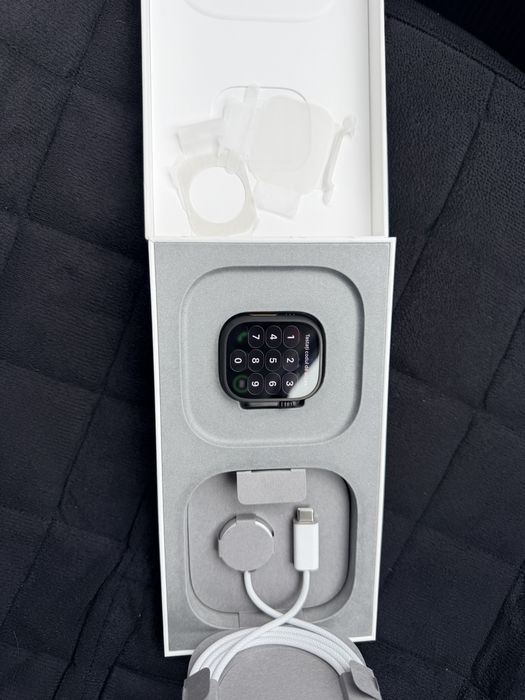 Apple watch ultra 3, black, activat februarie 2026