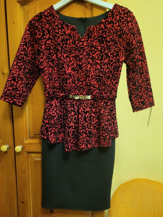 Елегантна рокля с 3/4 ръкав