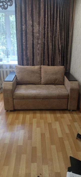 Продам качественный диван с мини диваном б/у