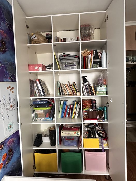 Продам два огромных шкафа белого цвета