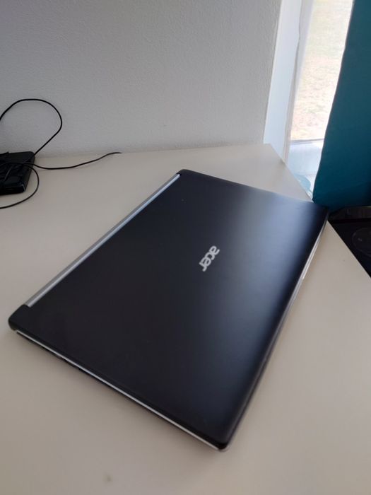 Acer 17,3 inch full HD• i5 8th gen• SSD 256• bateria 5 ore• Stare foarte buna • Windows 11