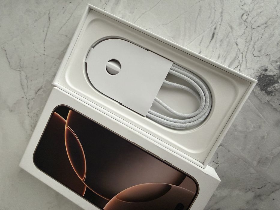 iPhone 16 Pro,  1 тб , Desert Titanium