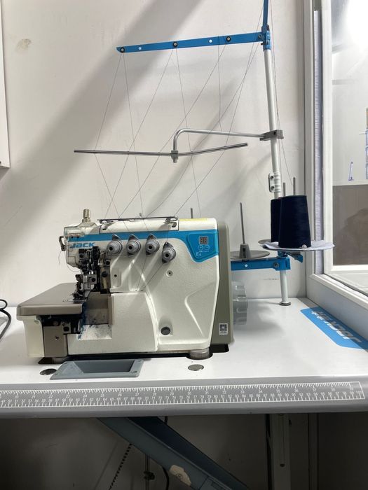 Промышленный оверлок 5 нитка