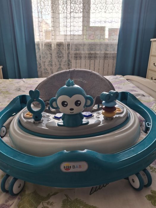 Продам ходунки для малышей