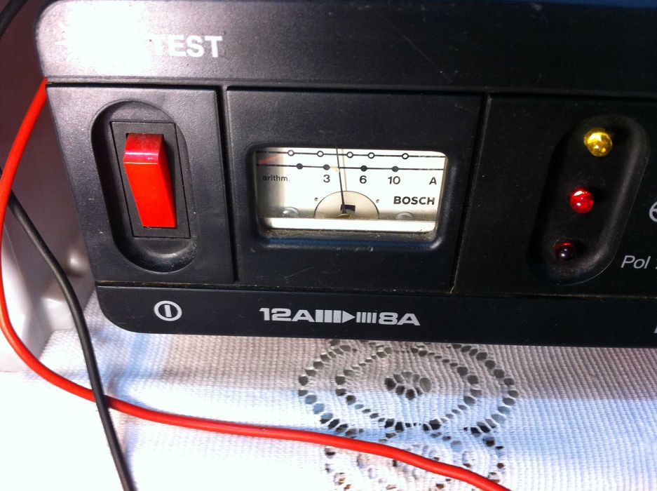 Redresor Bosch Ladegerat  12V / 12Amp