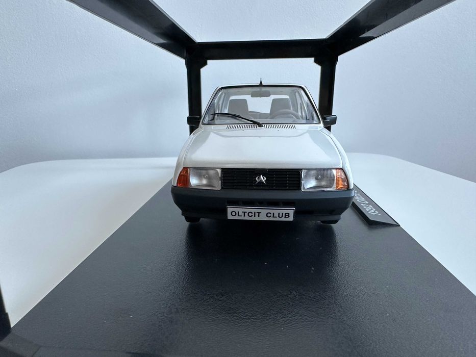 Macheta auto OLTCIT CLUB Albastru 1990 Triple9 1/18