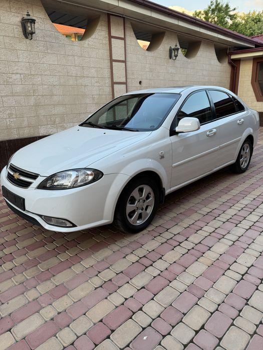Lacetti Gentra sotiladi