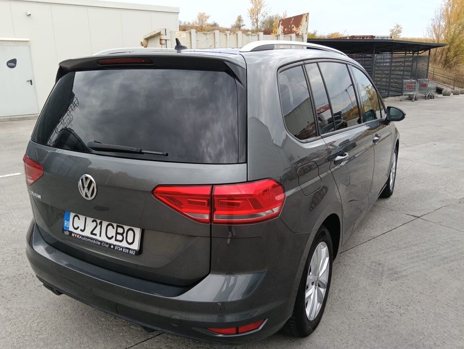 VOLKSWAGEN Touran