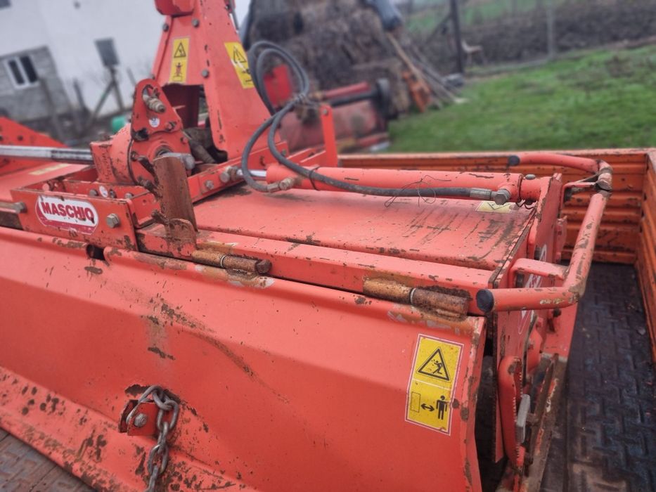 Vand remorca basculila si freza Maschio