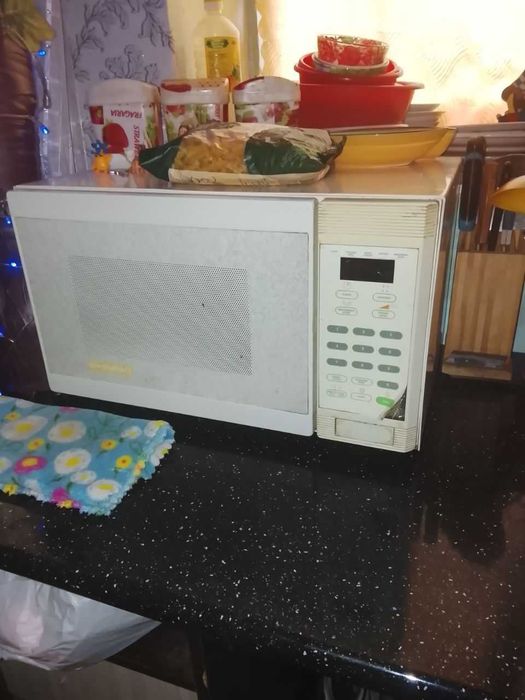 Продам срочно микроволновку рабочая