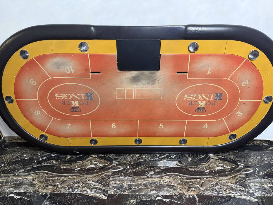 Vand masa de poker profesionala de  10 persoane