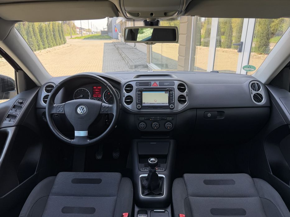 Volkswagen Tiguan 4x4 Panoramic Navigatie Camera Bi-Xenon Adaptive 1.4 Tsi CAVA 150 CP