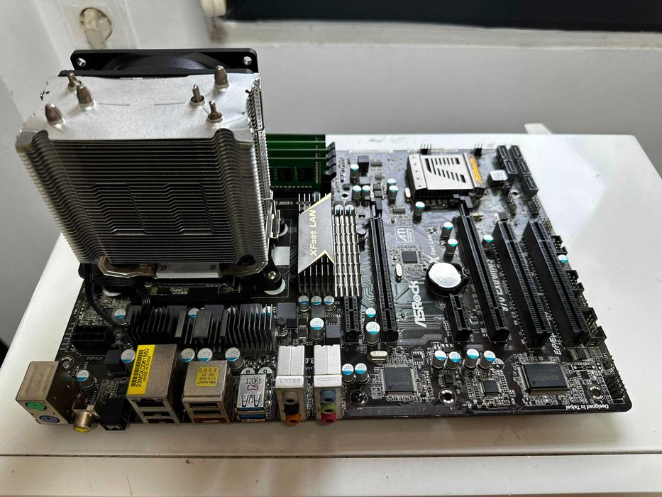 Kit AMD Gaming  FX-8300 8 Core, 16GB DDR3,  Placă de bază ASRock + Cooler