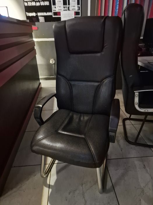 Продам стулья офисные