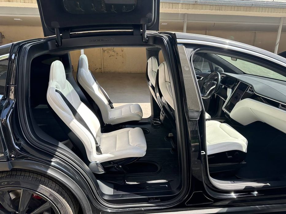 Tesla X model сотилади Американка