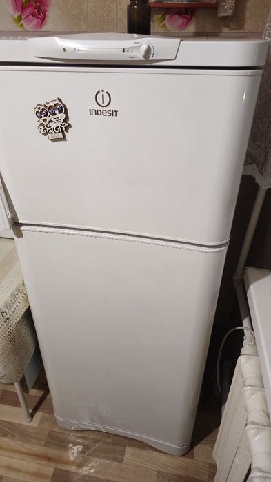 Холодильник Indesit