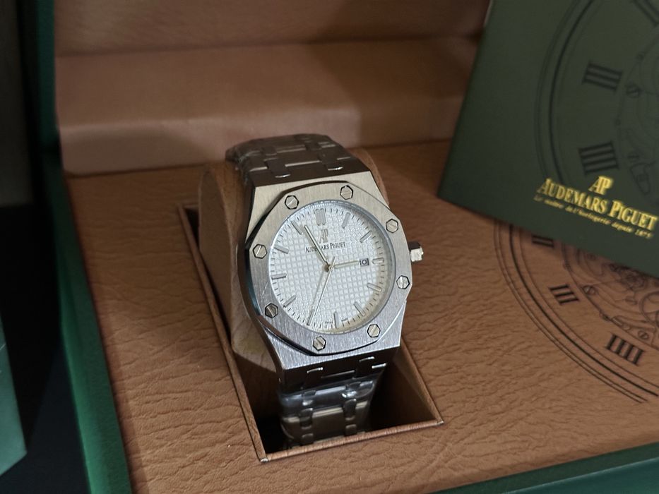 Нов Мъжки Часовник Audemars Piguet Royal Oak Selfwinding 44MM с кутия, подаръчна опаковка и документация