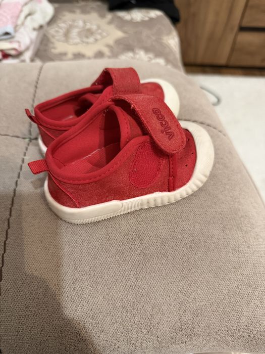 Продам десткие обувь vicco