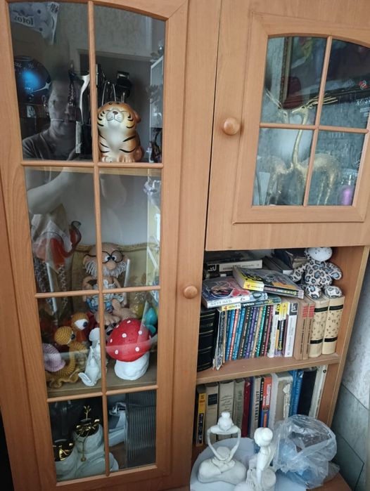 Продам сервант б/у