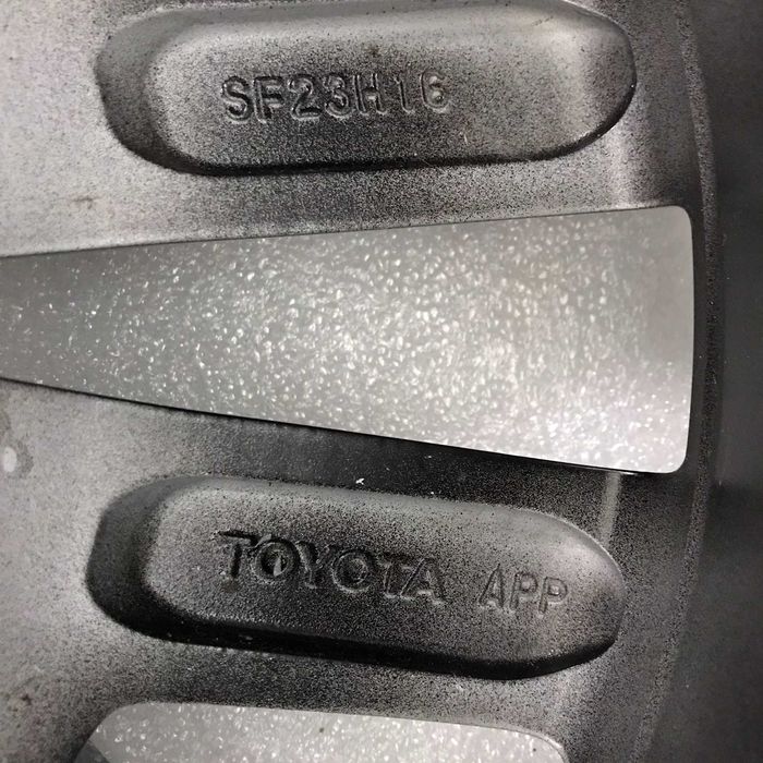 1x janta Toyota Land Cruiser R18 7.5Jx18 ET25 Landcruiser J150