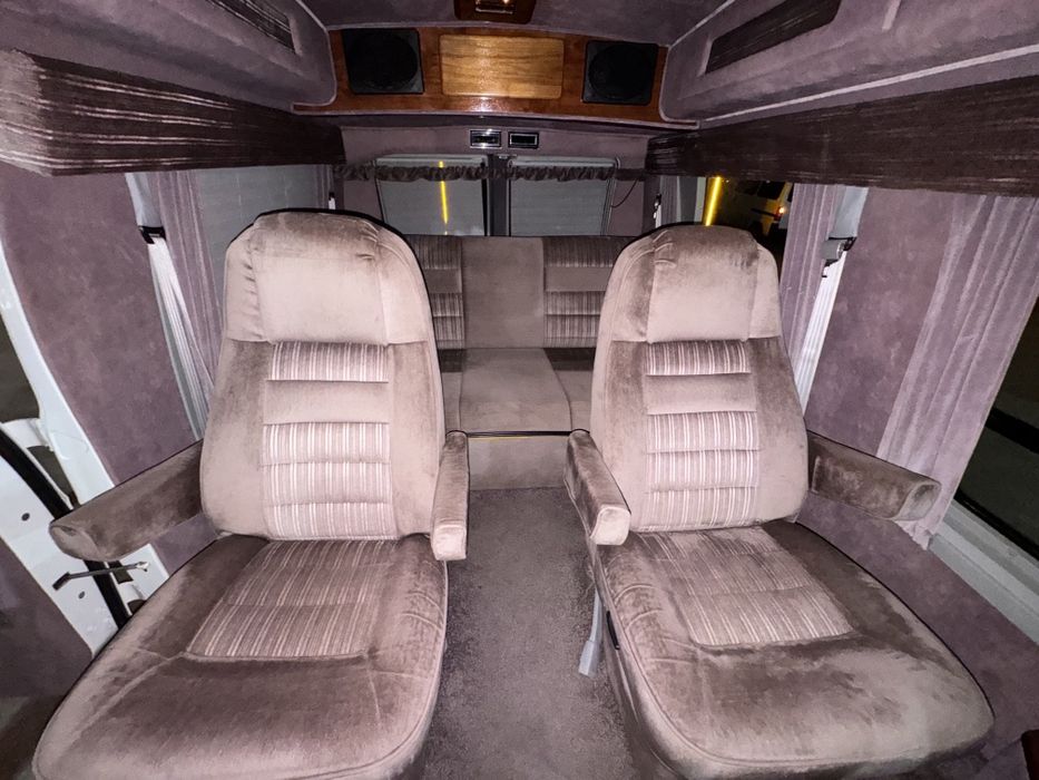 Dodge RAM minivan 2500