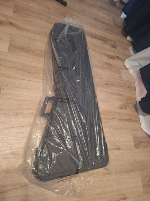 Куфар на Jackson за King V китари!