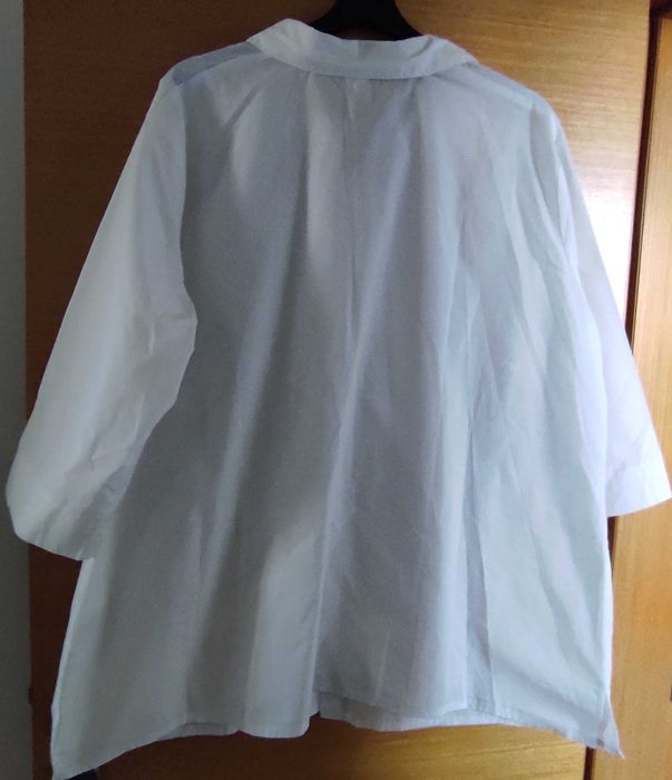Бяла дамска риза