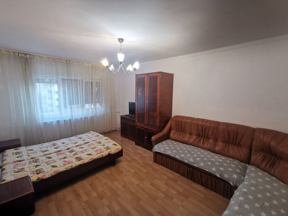 Apartament 3 camere de închiriat – zona Decebal (str. Doina), 66 mp, t