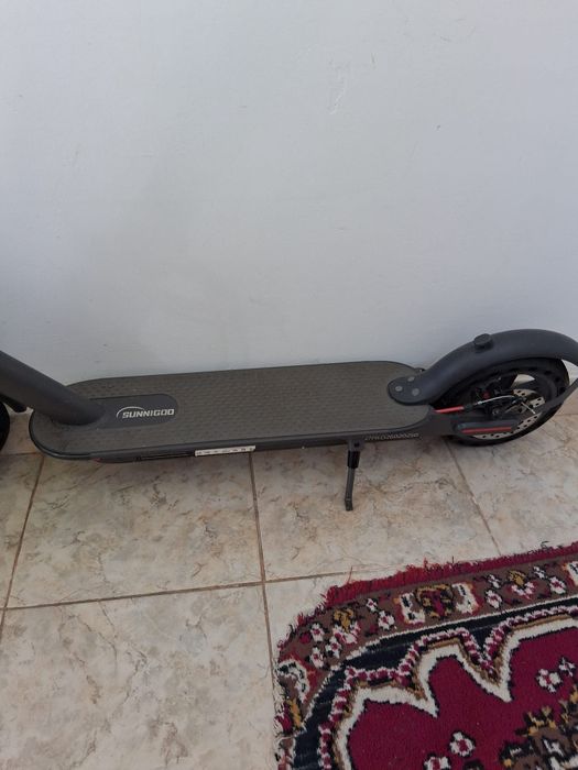 Vând trotinetă electrică