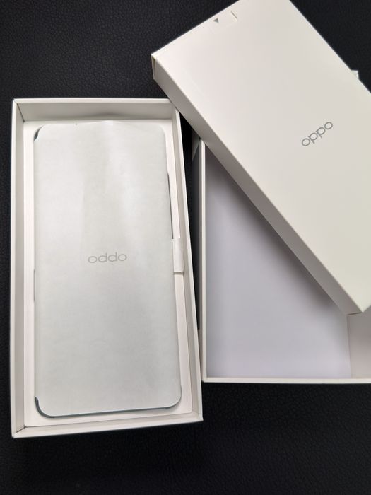 Oppo A5 5G чисто нов GSM телефон