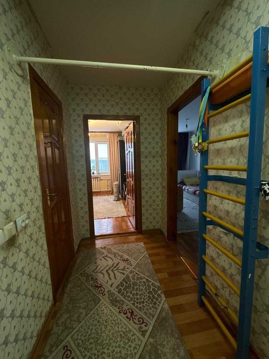 2 к.кв. в 8 мкр-не р-н Алтай