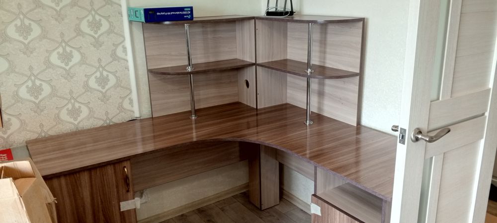 Компьютерный стол