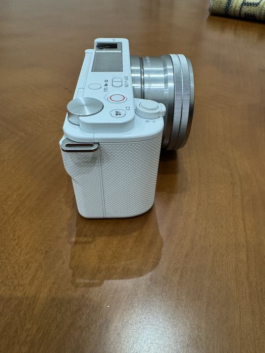 Фотоаппарат Sony ZV-E10